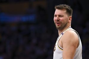 东契奇：小时候我玩过很多种运动 输的时候很生气但我没怎么输过